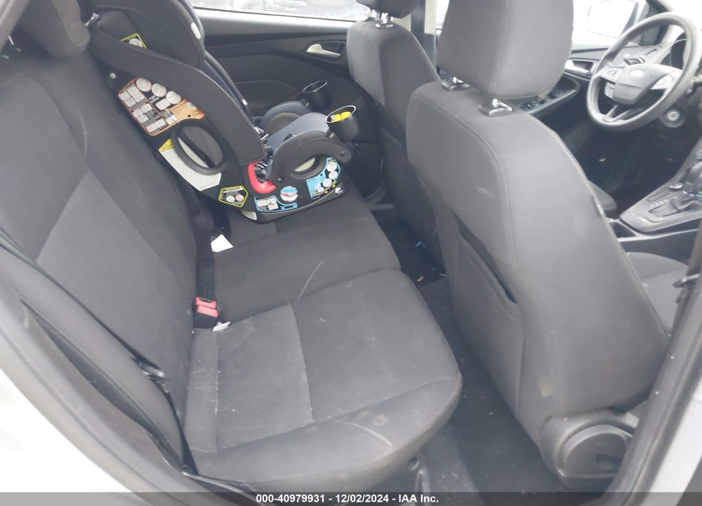 2017 FORD FOCUS SE VIN: 1FADP3K29HL216121