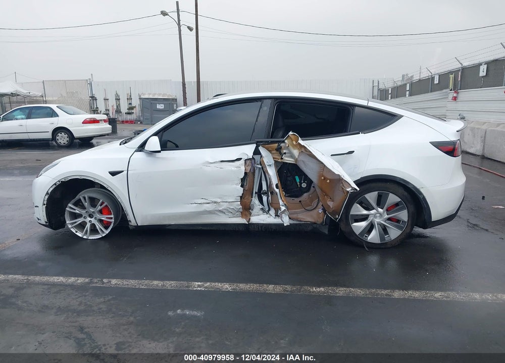 2022 TESLA MODEL Y VIN: 7SAYGDEF8NF350491
