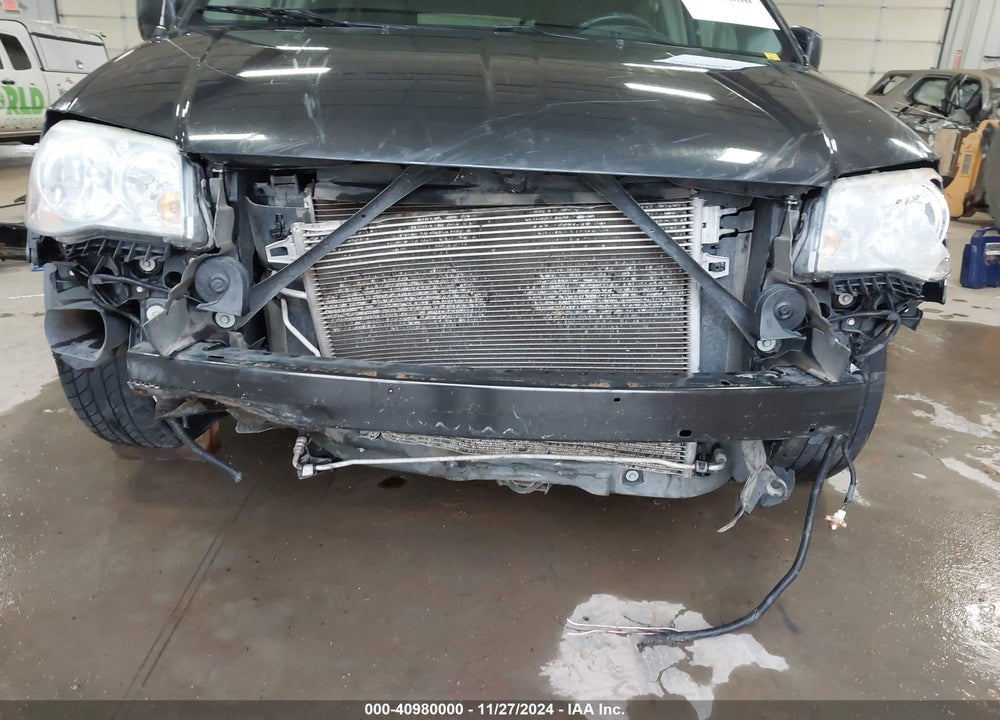 2011 DODGE GRAND CARAVAN CREW VIN: 2D4RN5DG9BR684653