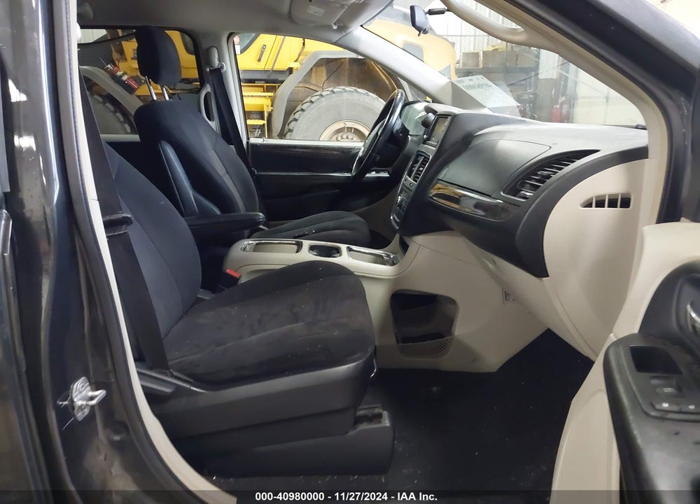 2011 DODGE GRAND CARAVAN CREW VIN: 2D4RN5DG9BR684653
