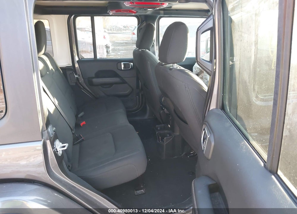 2018 JEEP WRANGLER UNLIMITED SAHARA 4X4 VIN: 1C4HJXEG6JW175236