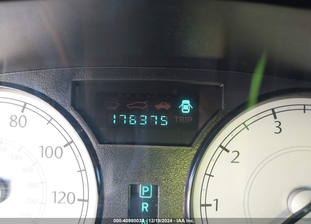 2005 CHRYSLER 300 VIN: 2C3JA43R75H691537