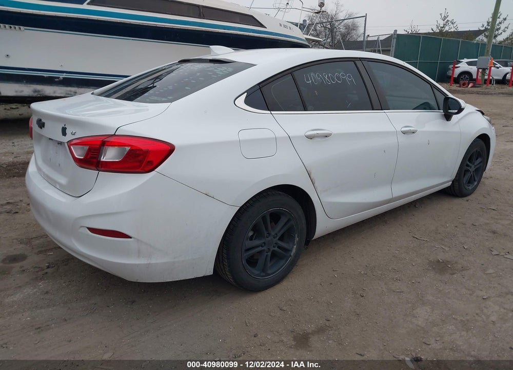 2018 CHEVROLET CRUZE LT AUTO VIN: 1G1BE5SM8J7152360