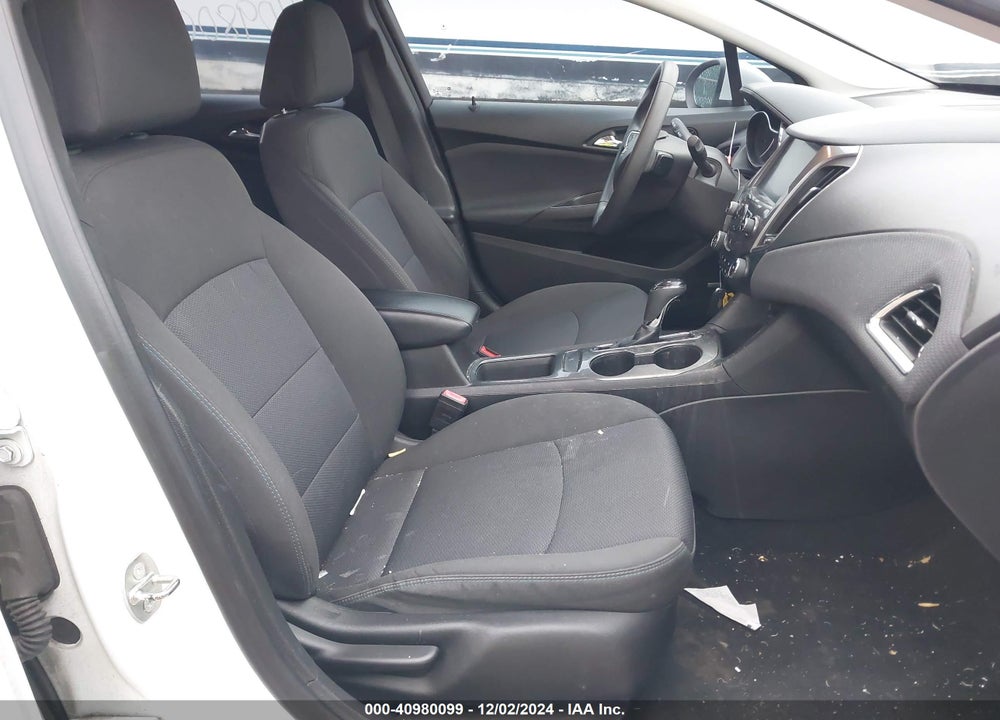 2018 CHEVROLET CRUZE LT AUTO VIN: 1G1BE5SM8J7152360