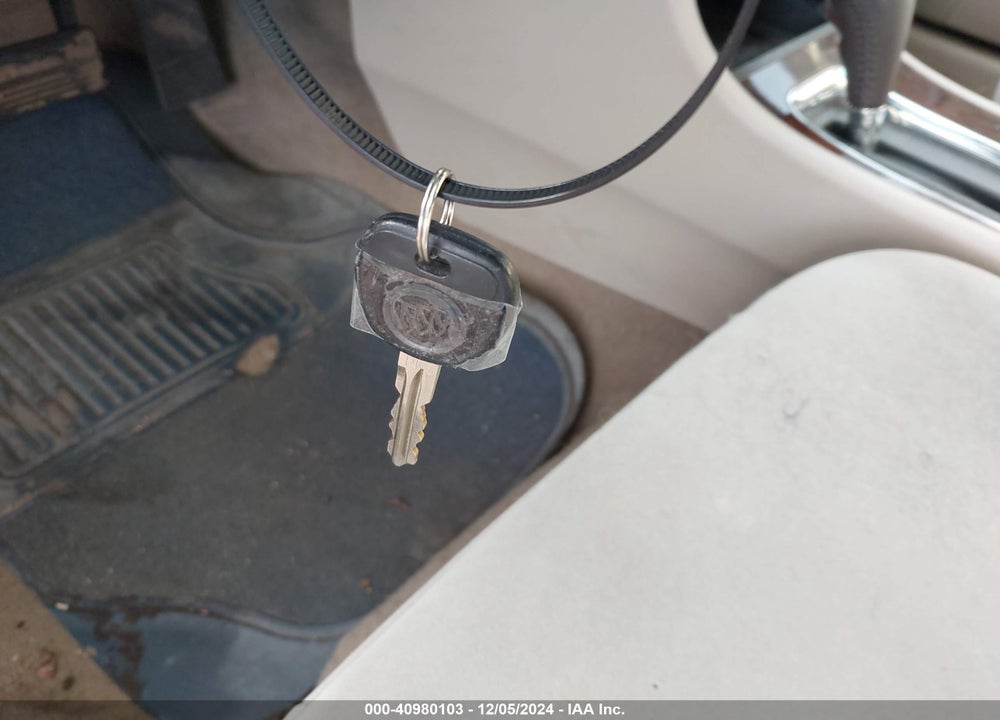 2008 BUICK LACROSSE VIN: 2G4WC582981343082