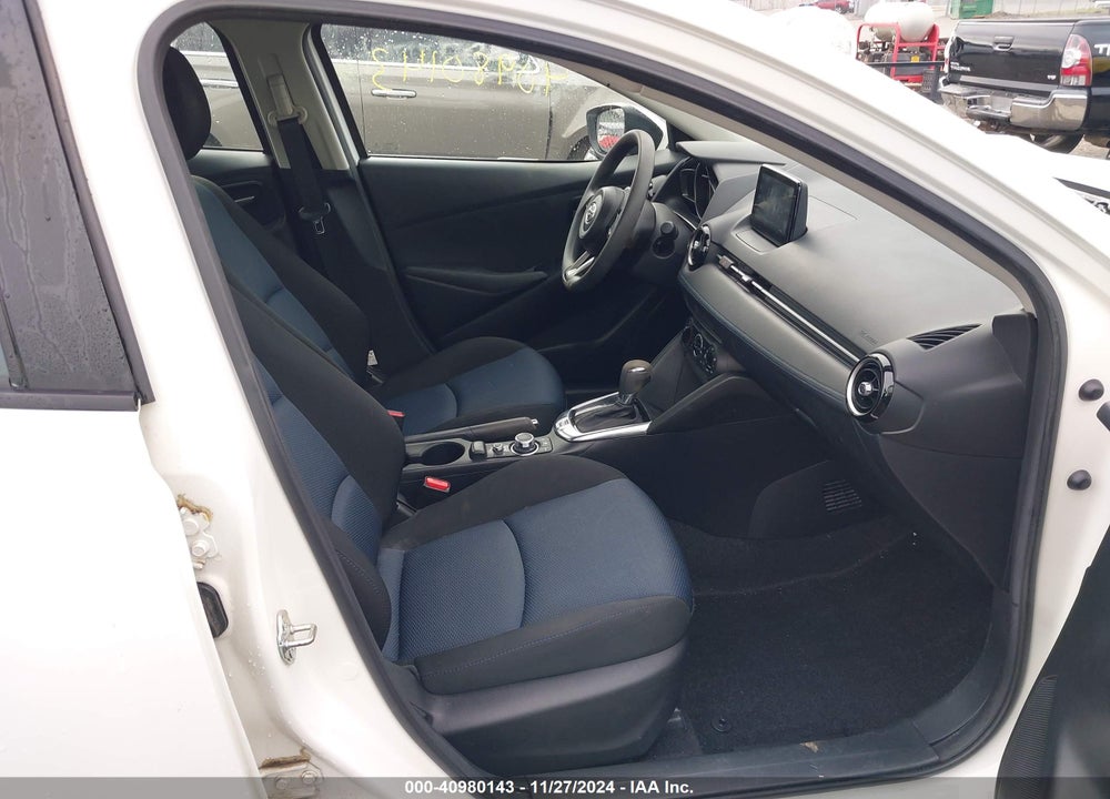 2020 TOYOTA YARIS LE VIN: 3MYDLBJV2LY705294