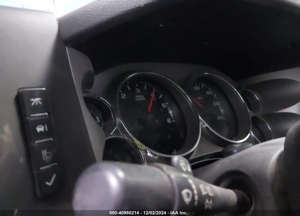 2011 GMC SIERRA 1500 SLE VIN: 3GTU2VE23BG183928