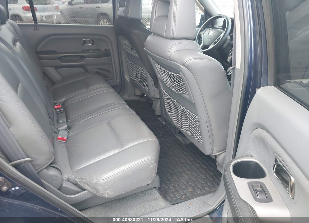 2004 HONDA PILOT EX-L VIN: 2HKYF186X4H528315