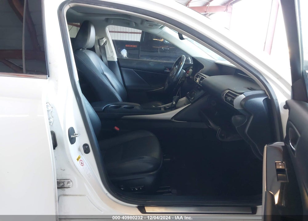 2016 LEXUS IS 200T VIN: JTHBA1D22G5011410