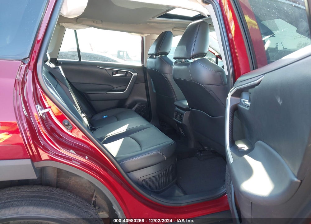 2022 TOYOTA RAV4 HYBRID XLE PREMIUM VIN: 2T3B6RFV8NW037413