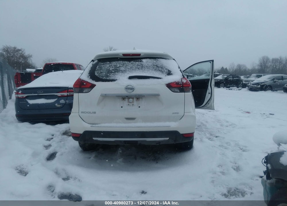 2017 NISSAN ROGUE S VIN: JN8AT2MV2HW011124