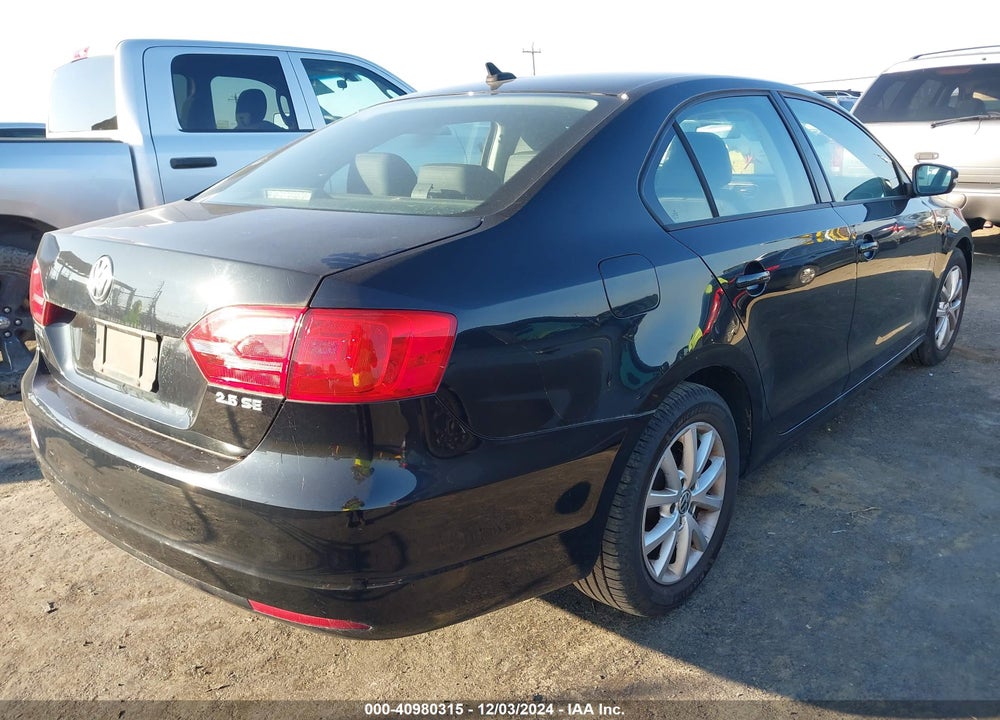 2012 VOLKSWAGEN JETTA 2.5L SE VIN: 3VWDP7AJ5CM107931