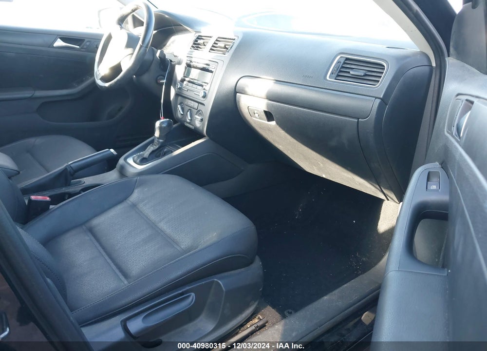 2012 VOLKSWAGEN JETTA 2.5L SE VIN: 3VWDP7AJ5CM107931