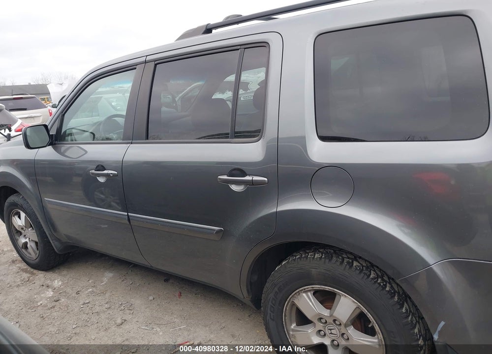 2010 HONDA PILOT EX-L VIN: 5FNYF4H66AB032634