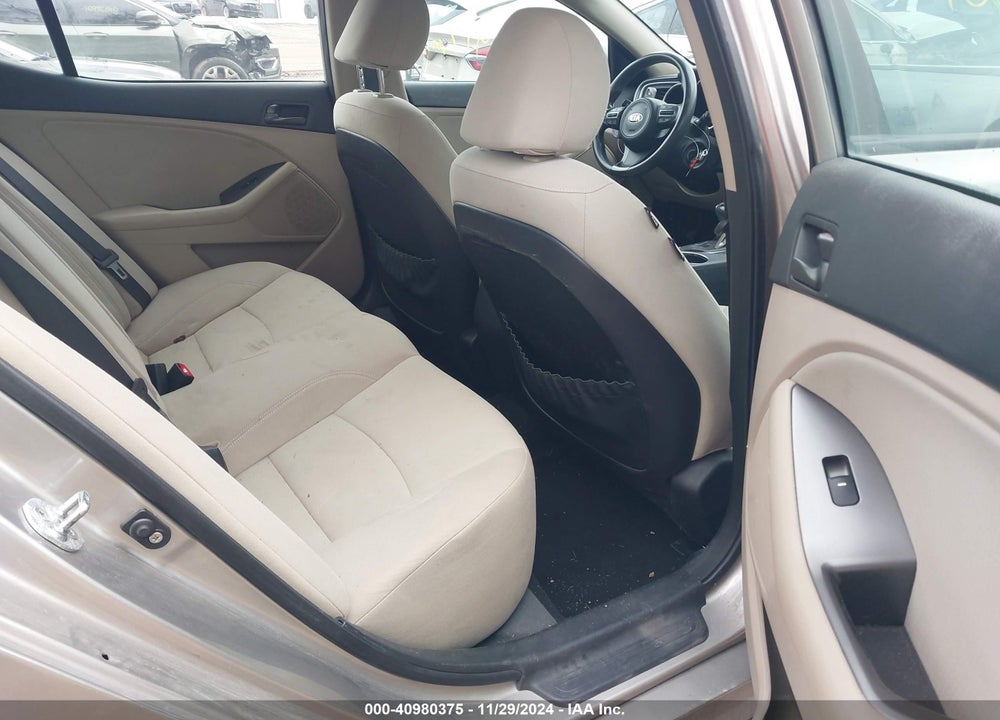 2015 KIA OPTIMA VIN: KNAGM4A7XF5531589