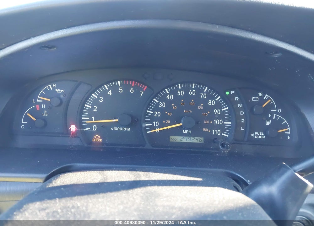 2004 TOYOTA TUNDRA SR5 V8 VIN: 5TBDT44144S448160