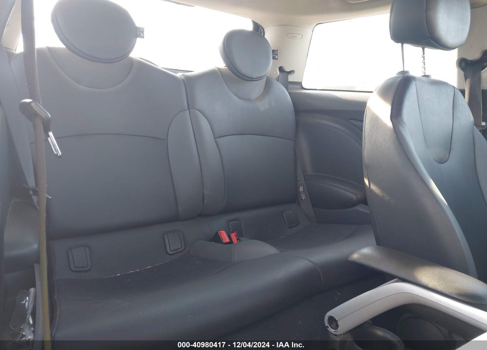 2010 MINI COOPER VIN: WMWMF3C52ATZ24221