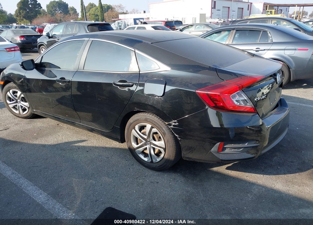 2018 HONDA CIVIC LX VIN: 2HGFC2F52JH530579