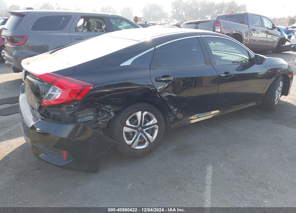 2018 HONDA CIVIC LX VIN: 2HGFC2F52JH530579