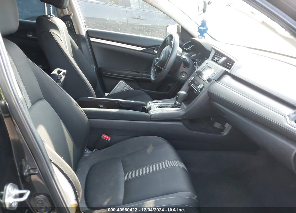 2018 HONDA CIVIC LX VIN: 2HGFC2F52JH530579