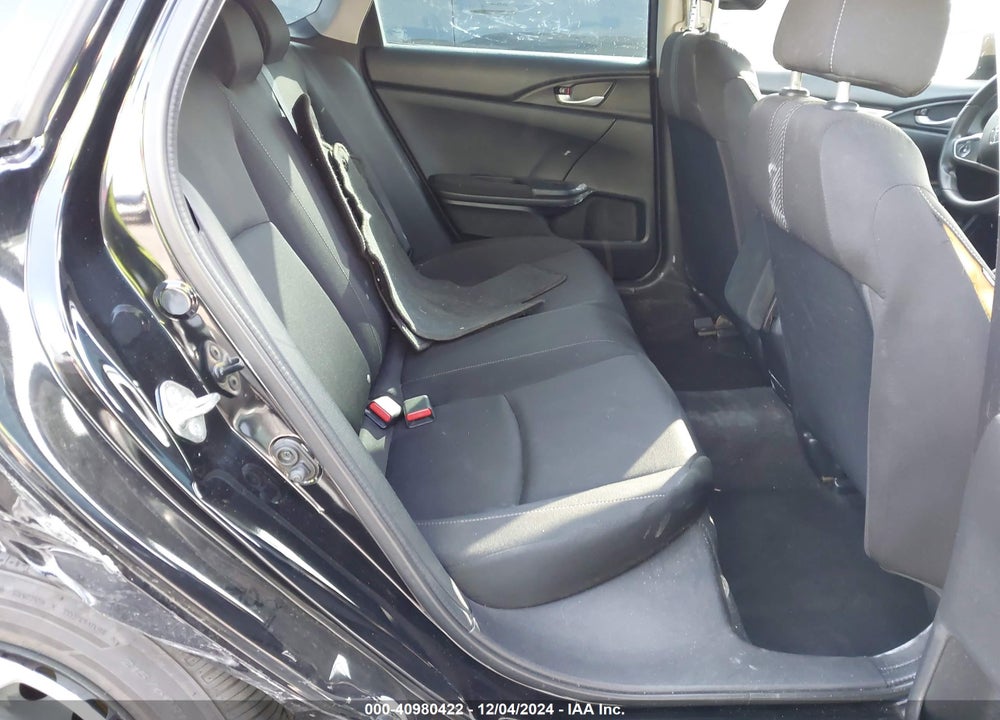 2018 HONDA CIVIC LX VIN: 2HGFC2F52JH530579