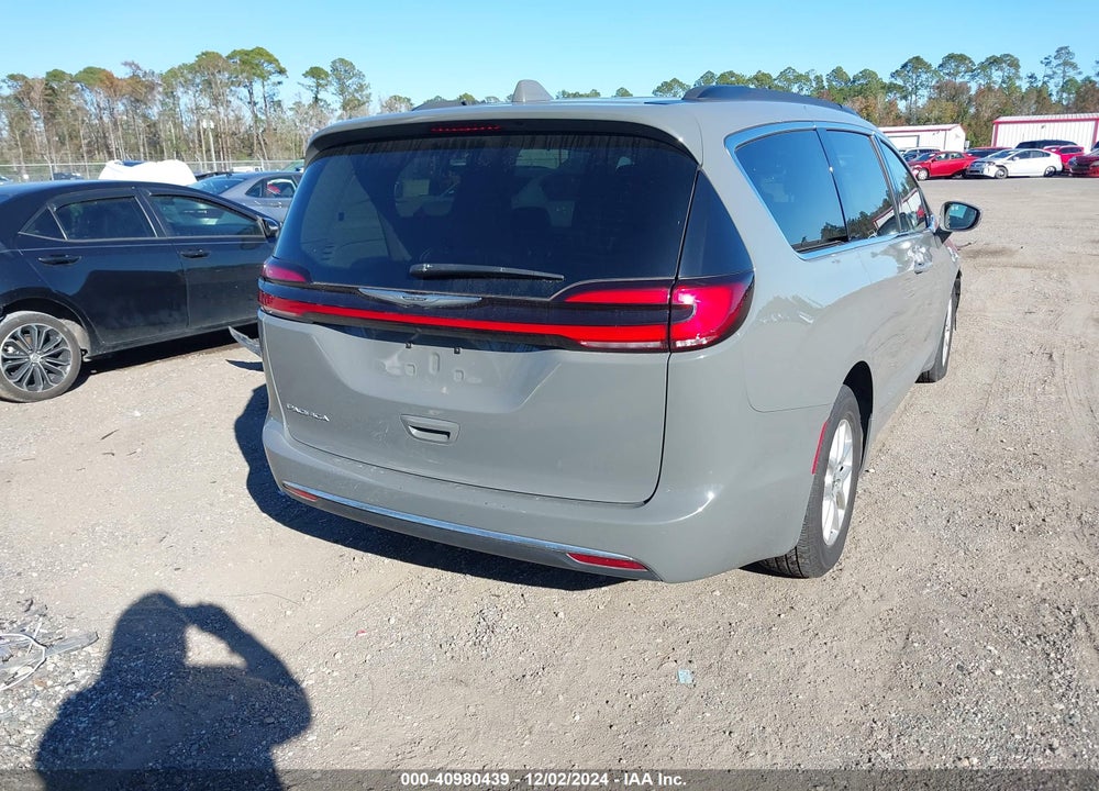 2022 CHRYSLER PACIFICA TOURING L VIN: 2C4RC1BG5NR233965