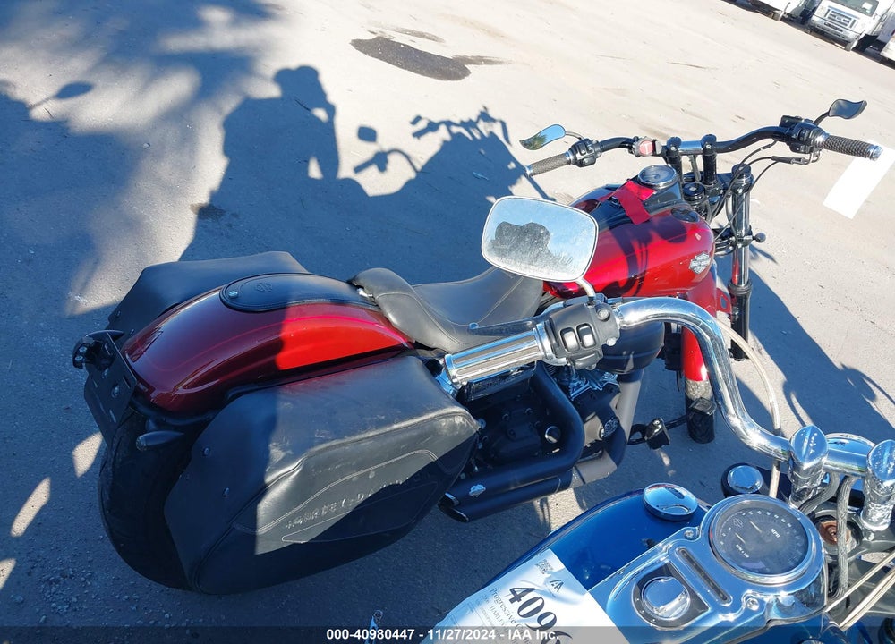 2010 HARLEY-DAVIDSON FXDWG VIN: 1HD1GP417AC303884