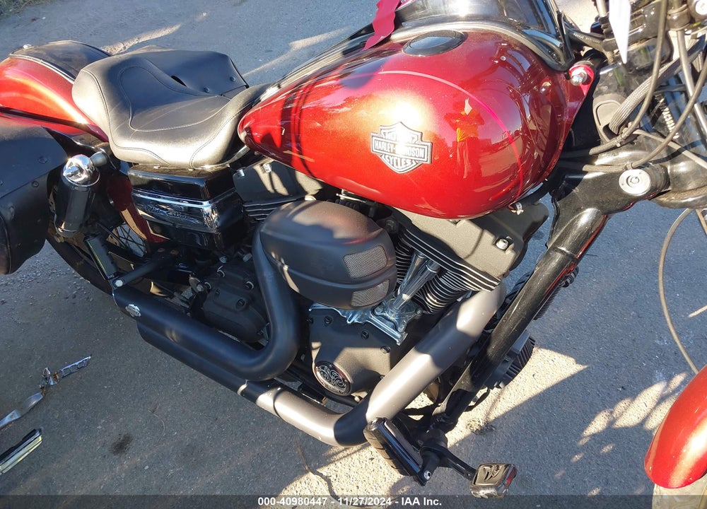2010 HARLEY-DAVIDSON FXDWG VIN: 1HD1GP417AC303884
