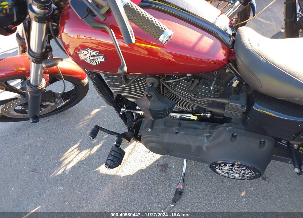 2010 HARLEY-DAVIDSON FXDWG VIN: 1HD1GP417AC303884