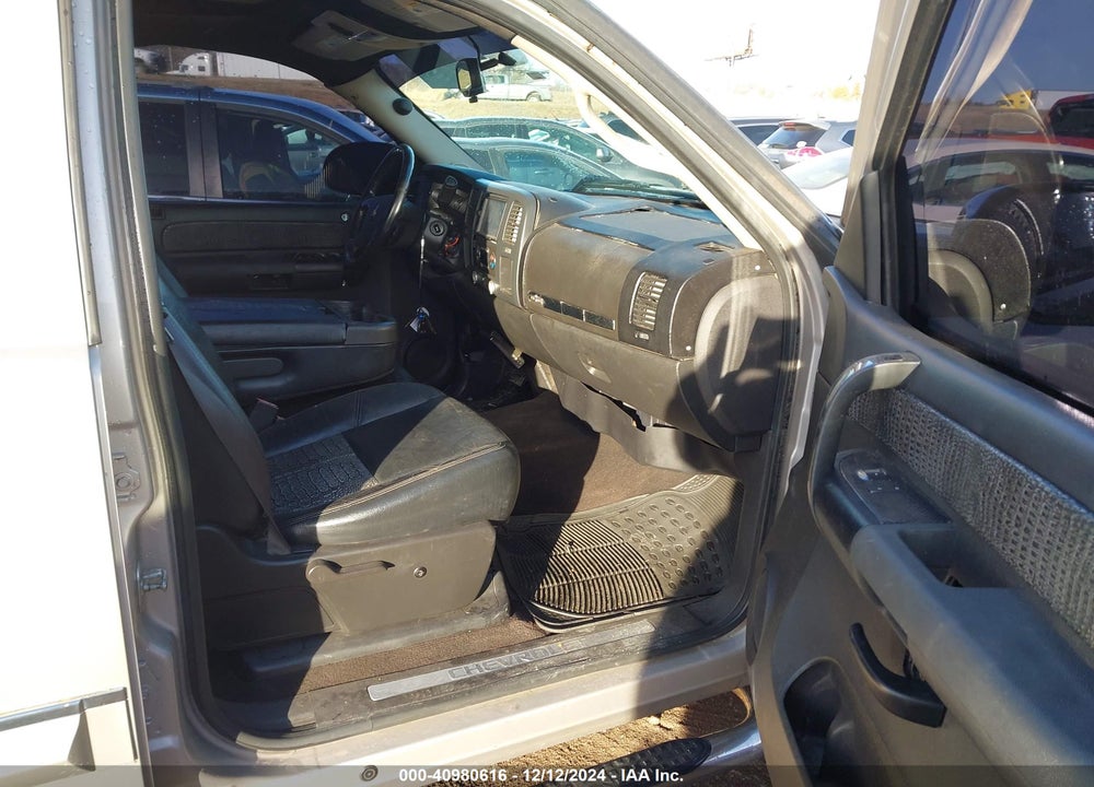 2009 CHEVROLET SILVERADO 1500 LT VIN: 3GCEC23J39G133020