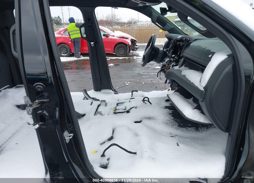 2022 RAM 1500 VIN: 1C6SRFJT5NN166980