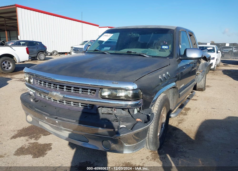 2000 CHEVROLET SILVERADO 1500 LS VIN: 2GCEC19T1Y1211532