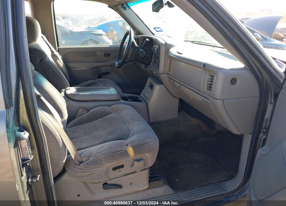 2000 CHEVROLET SILVERADO 1500 LS VIN: 2GCEC19T1Y1211532
