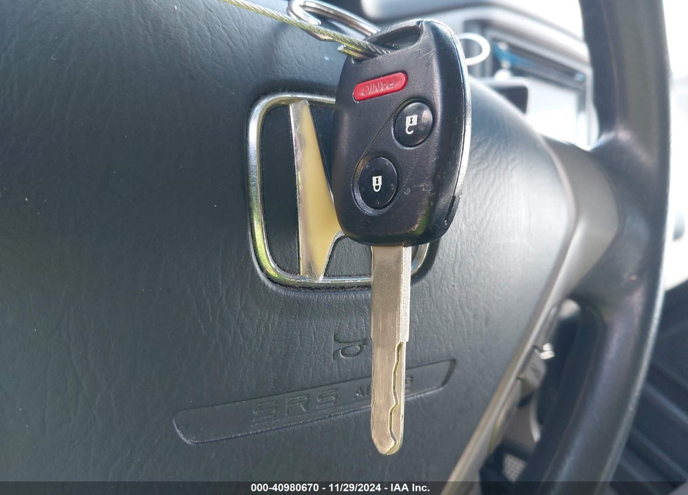 2006 HONDA PILOT EX VIN: 2HKYF18446H504626