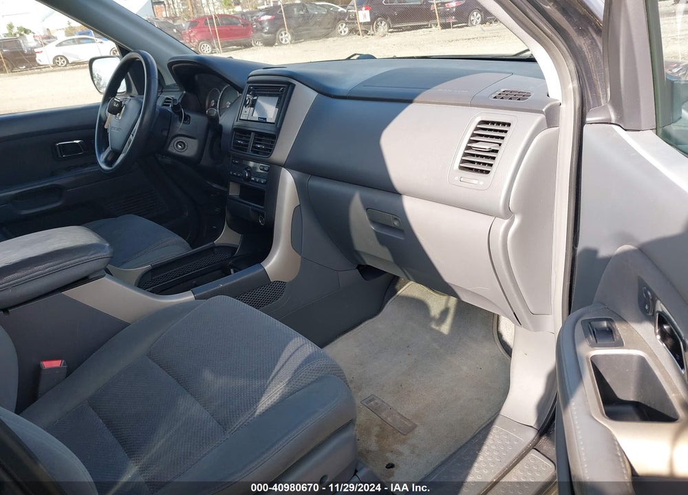2006 HONDA PILOT EX VIN: 2HKYF18446H504626