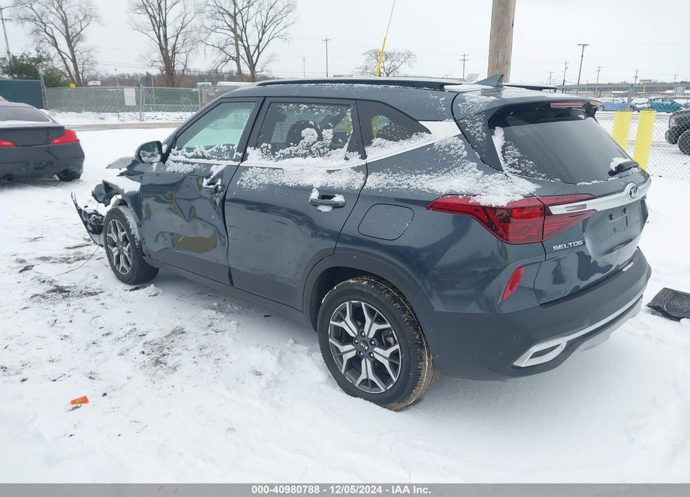 2021 KIA SELTOS EX VIN: KNDERCAA3M7120733