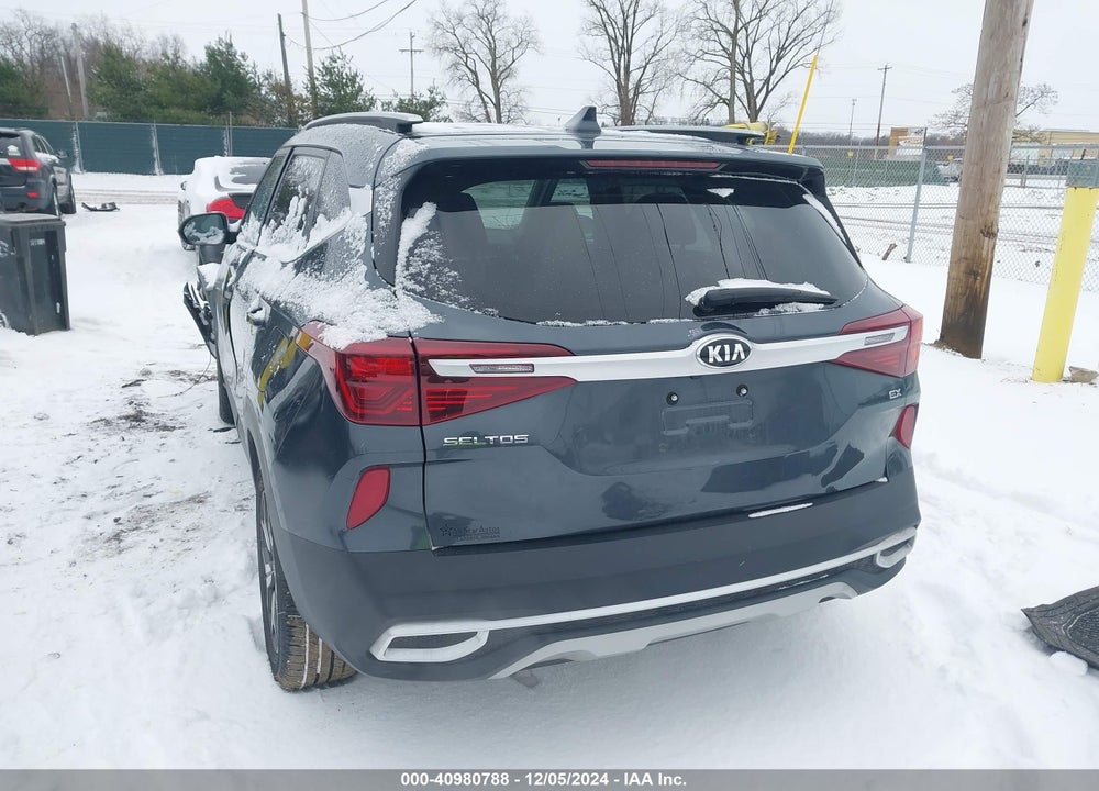 2021 KIA SELTOS EX VIN: KNDERCAA3M7120733