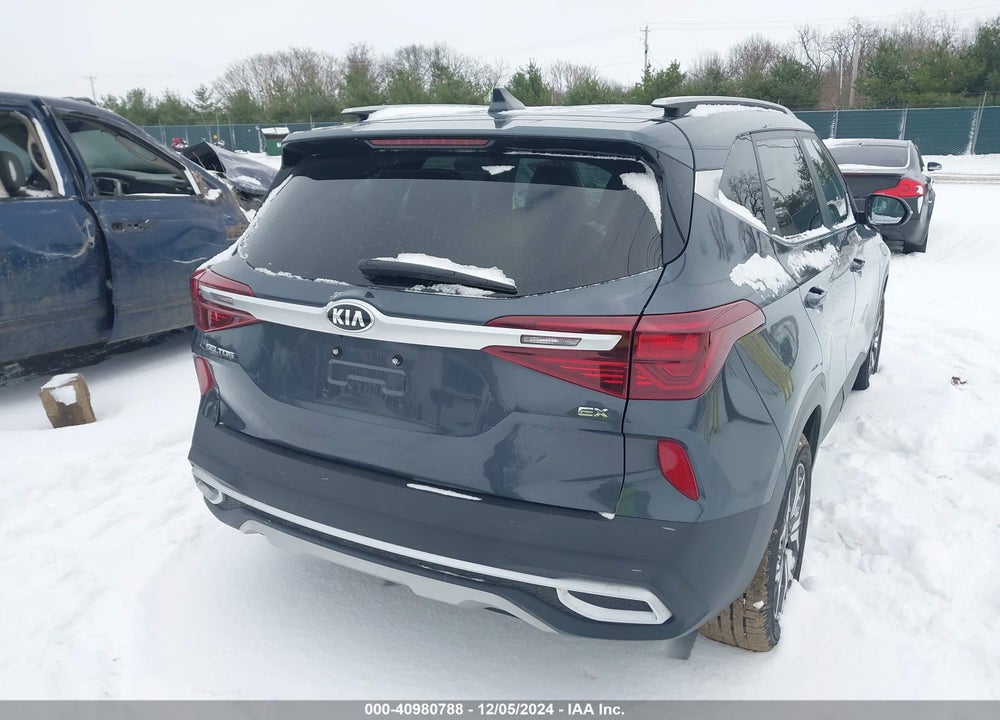 2021 KIA SELTOS EX VIN: KNDERCAA3M7120733