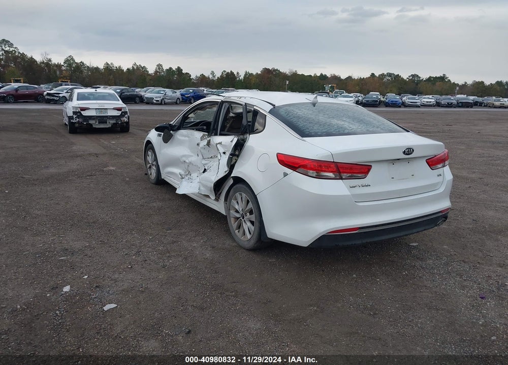 2016 KIA OPTIMA EX VIN: 5XXGU4L38GG040402