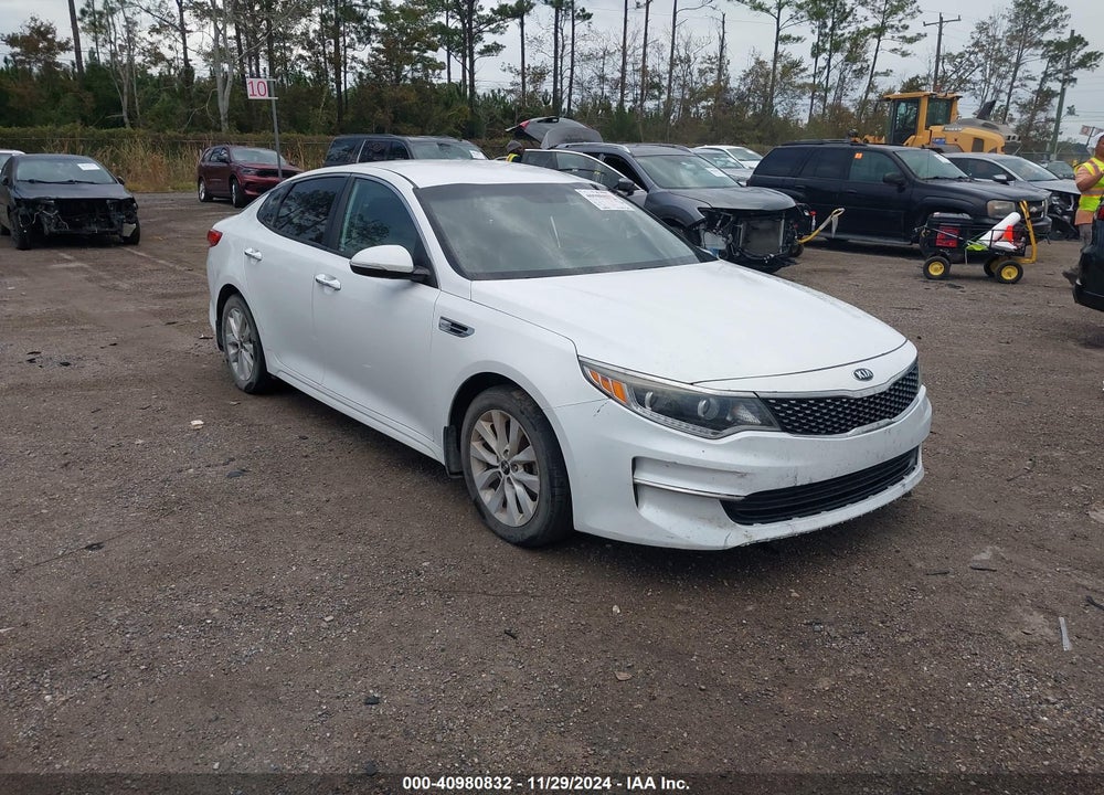 2016 KIA OPTIMA EX VIN: 5XXGU4L38GG040402