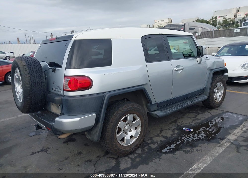 2008 TOYOTA FJ CRUISER VIN: JTEBU11FX8K017440