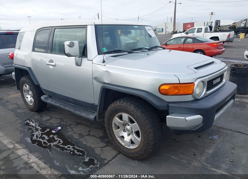 2008 TOYOTA FJ CRUISER VIN: JTEBU11FX8K017440