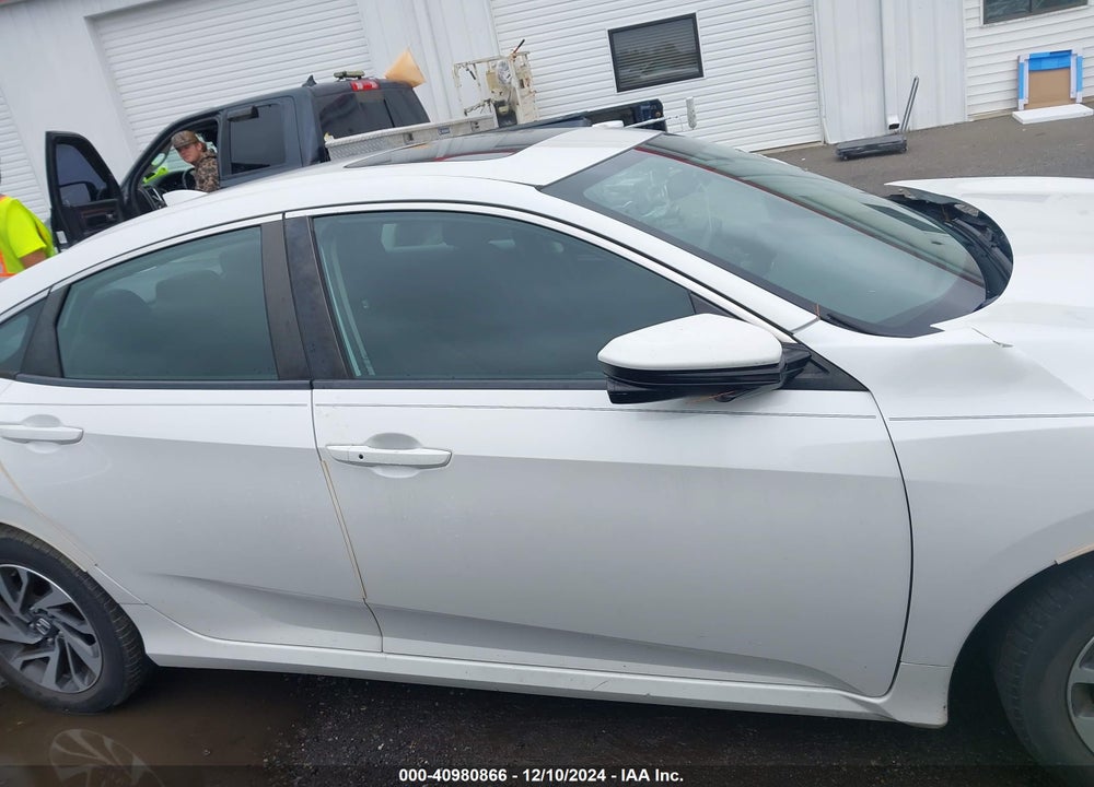 2018 HONDA CIVIC EX VIN: 19XFC2F74JE039118