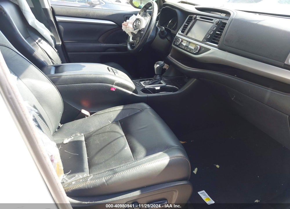 2018 TOYOTA HIGHLANDER SE/XLE VIN: 5TDJZRFH3JS532076