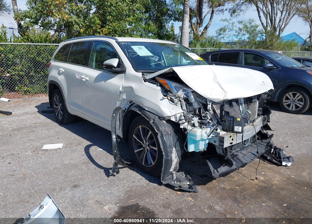 2018 TOYOTA HIGHLANDER SE/XLE VIN: 5TDJZRFH3JS532076