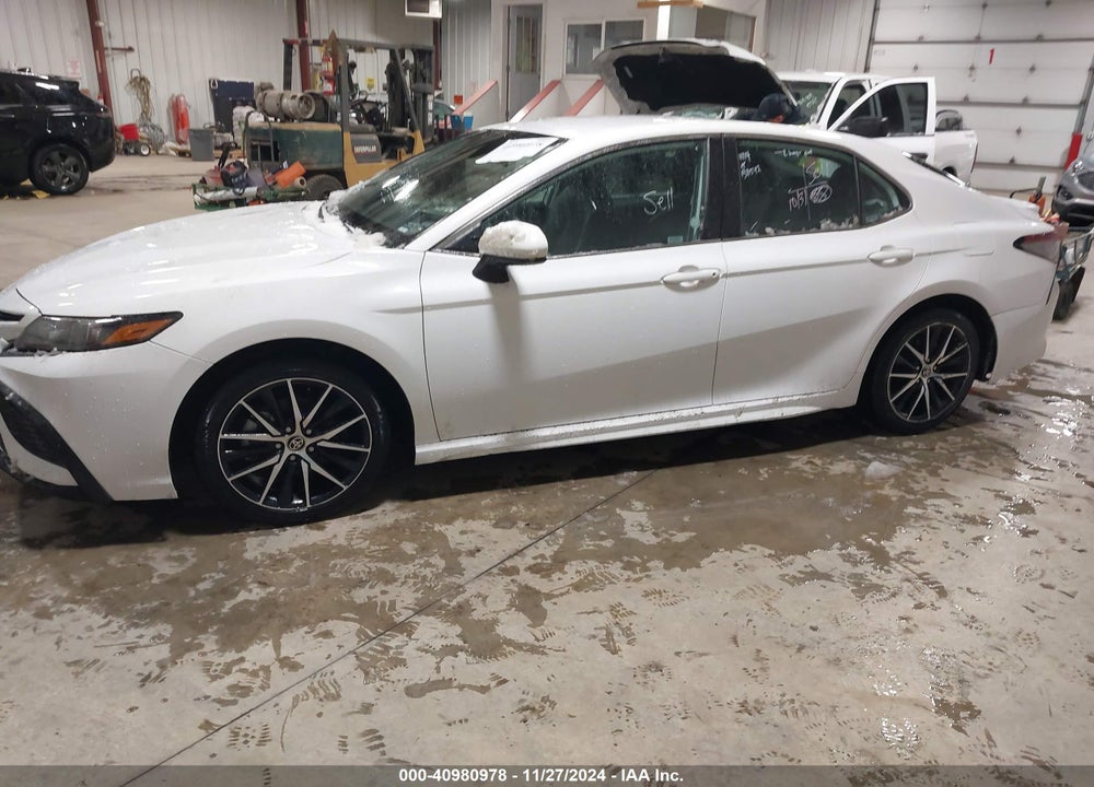 2021 TOYOTA CAMRY SE VIN: 4T1G11AK0MU587232