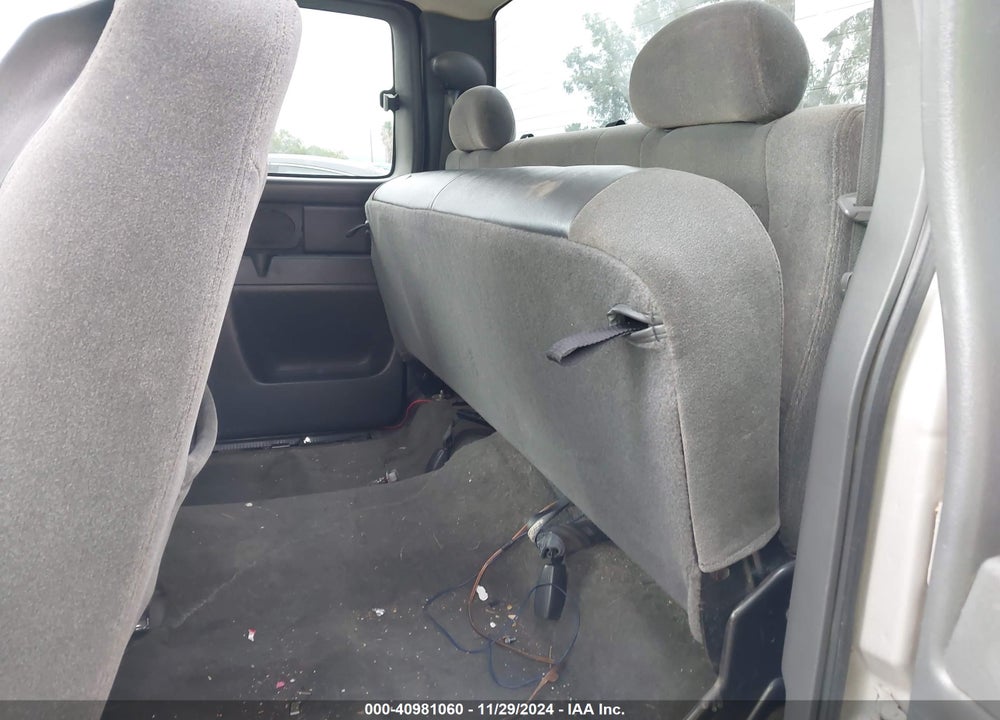 2005 CHEVROLET SILVERADO 1500 LS VIN: 1GCEC19Z15Z218164