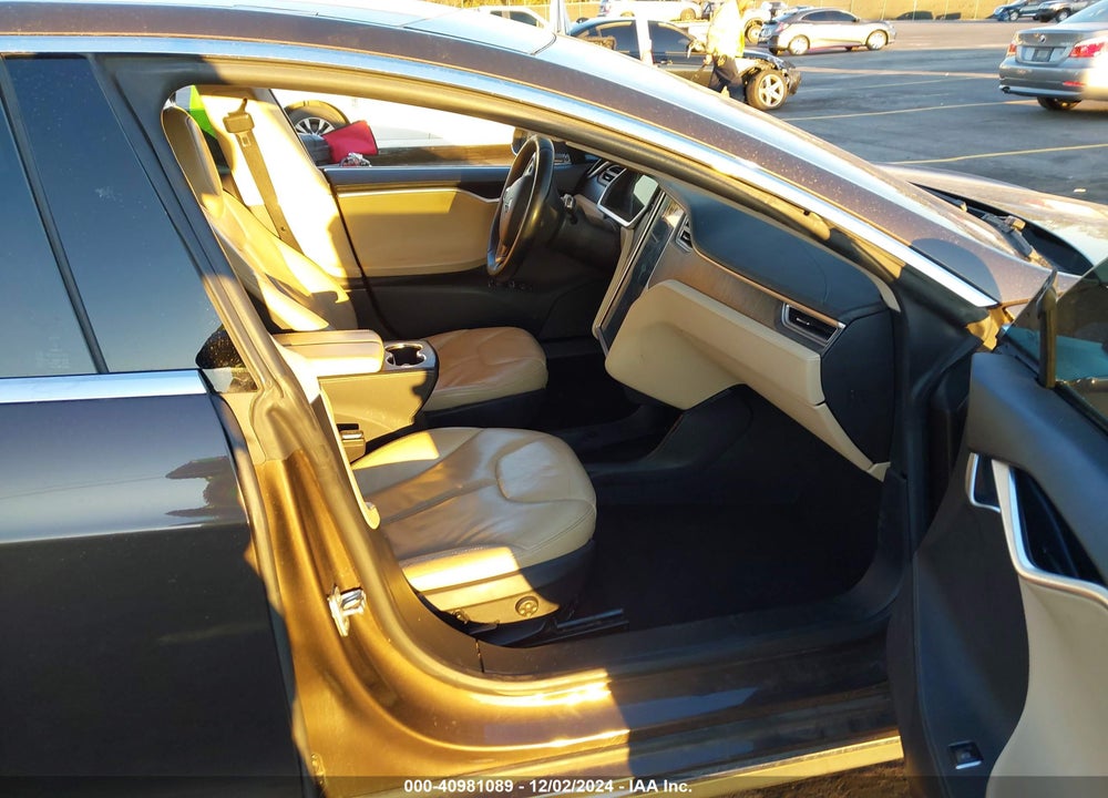 2013 TESLA MODEL S VIN: 5YJSA1CN7DFP22690