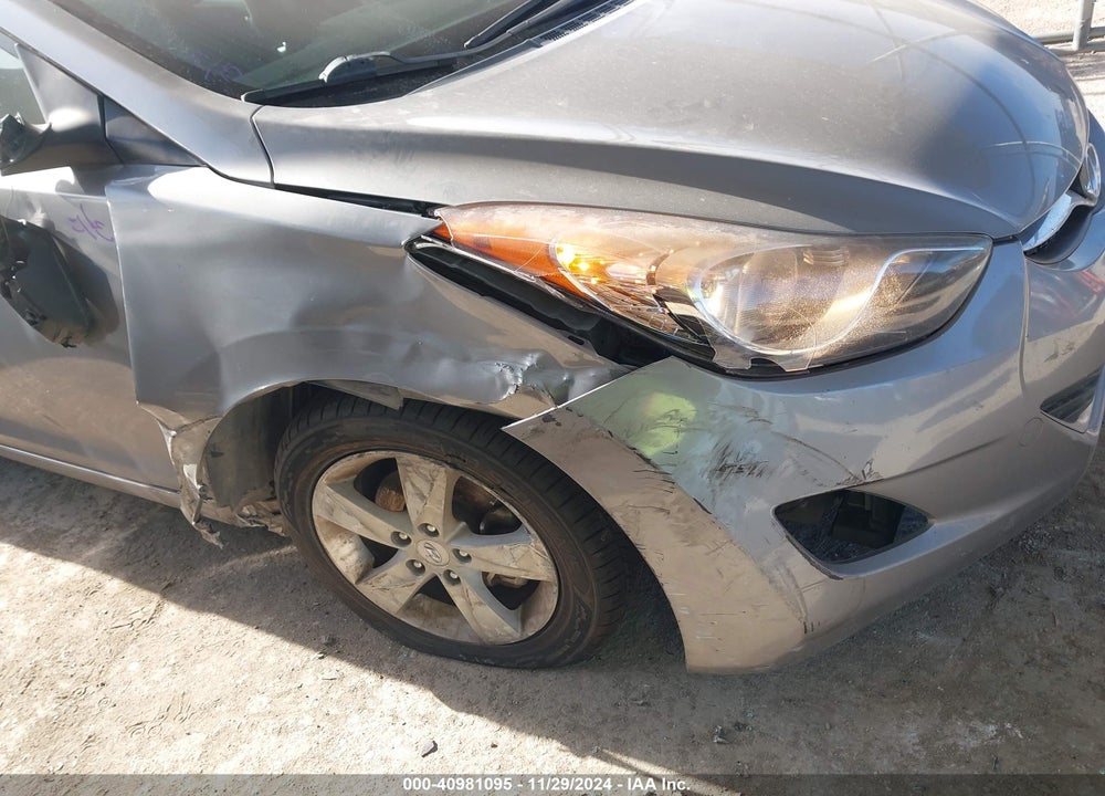 2013 HYUNDAI ELANTRA GLS VIN: KMHDH4AEXDU812928