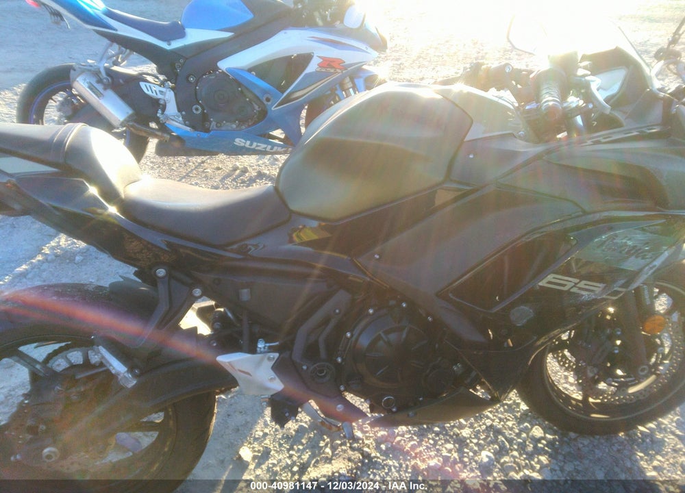 2024 KAWASAKI EX650 P VIN: ML5EXEP14RDAC6435